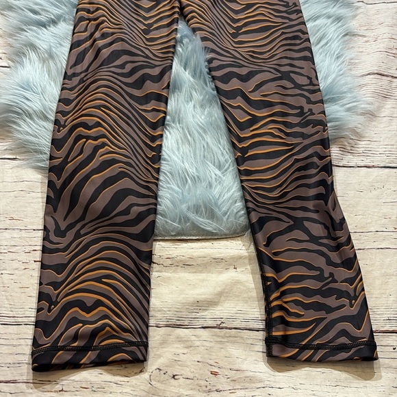 CHRLDR Brown Black Zebra Print High Waist Leggings sz L - Picture 5 of 9